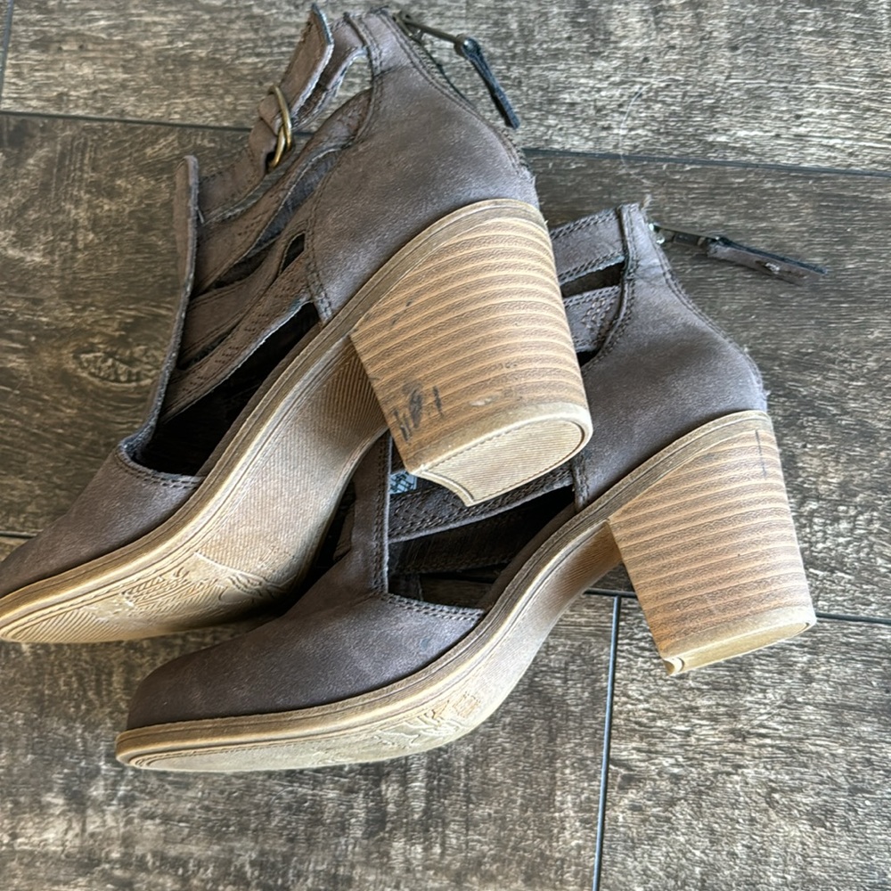 Roxy Booties - Picture 4 of 4